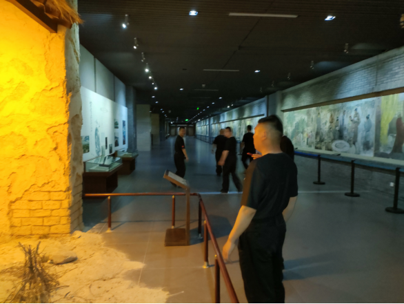 1720596000697114.png 諸城守押大隊(duì)黨支部超然臺黨性教育基地開展“不忘初心、牢記使命”現(xiàn)場教學(xué)活動(dòng)404.png